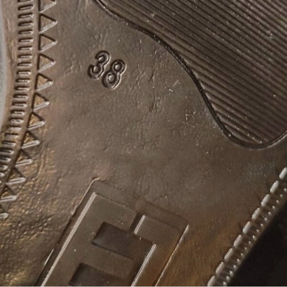 NWT EMANUELE CRASTO Made in Italy Chelsea Boots - Black Suede (For Women) - Picture 8 of 8